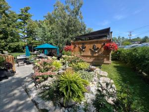 The Cozy Shore Cottage - Standard Attached