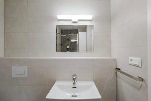 Blueground Holešovice view nr Vltava PRG-57