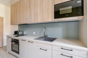 Blueground Nusle city view nr Vysehrad PRG-73