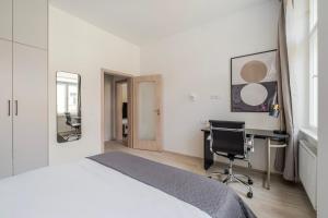 Blueground Nusle city view nr Vysehrad PRG-73