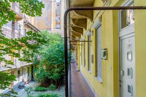 AK57 Central Apartment