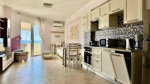 Violet Sea View Apartment