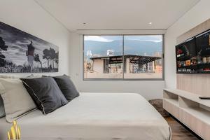 Life 1202 - Pleasant Apt in Poblado with AC