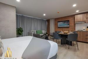 Kyux 408 - The hidden gem of Laureles