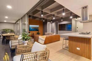 Life 1603 - Panoramic & Tastefully Decorated Loft