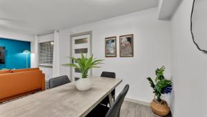 2Bed Apartment in Downtown Austin - Close to UT, ACL, 6th, Lake & More