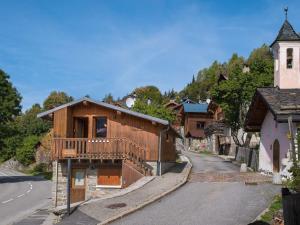 Appartements Chalet 4 chambres avec salles de bain privees, pres des pistes et commerces - FR-1-566-67 : photos des chambres