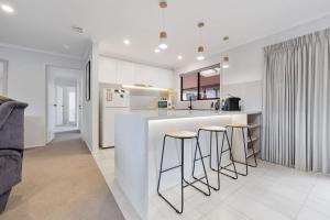 Inverloch Dual Retreat with Spa Bath 400m to Beach