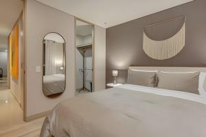 Finito 1512 - Modern Apt with Views & Balcony