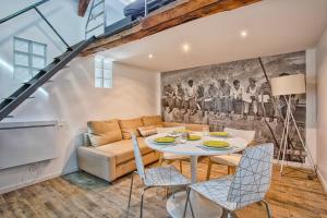 Appartements T2 Authentique, Jardin et BBQ - 5min Bayeux - Parking : photos des chambres