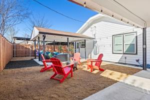 3B2B Home in Downtown Dallas - King & Queen Beds with a Large Yard