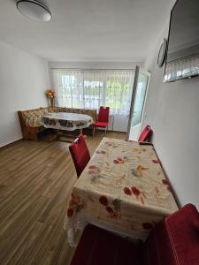 White Apartment Peștera Urșilor