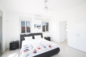 Villa Protara Chrysos - Beautiful 5 Bedroom Protaras Villa - Walking Distance