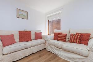 Spacious Bungalow with Parking & Garden, Only 15 Minutes from Oxford City Centre