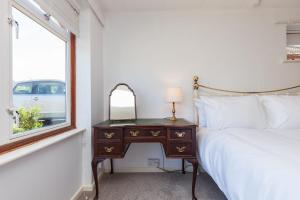 Spacious Bungalow with Parking & Garden, Only 15 Minutes from Oxford City Centre