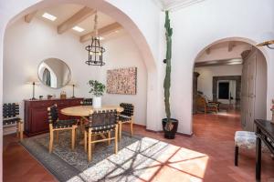 Casa Jari, 2BR Centro Home with Rooftop Terrace