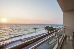 Coastal Mirage Sunset Reverie Luxury Seaview Apartment