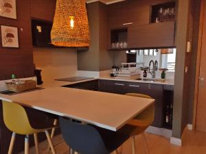 Stunning Lake & Volcano Views