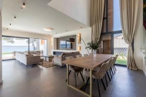 Glamorous Kastela Villa 4 Bedrooms Villa Seafront Paradise Private Pool