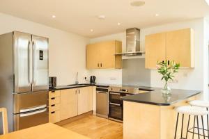 The Putney Wonder - Dazzling 3BDR Flat with Garden