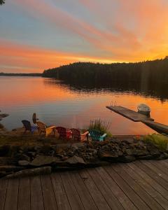 Peaceful lakefront retreat surrounded by nature
