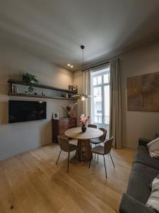 Floris & Silva Apartments