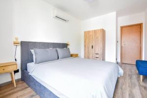 New Building, Free Parking Perfect for Families