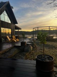 Peaceful lakefront retreat surrounded by nature