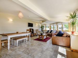 3 Bed in Cressbrook 96212