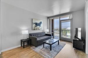 Global Luxury Suites in LAs Seaside