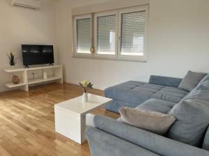 Ventana Pool Apartments - Stara Novalja