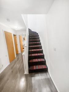Mk Comfy Cosy Corner 6 Bedrooms Whole house