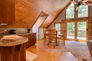 Tranquil White River Retreat in Gassville