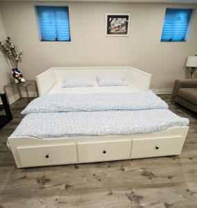 CozyHaven A private entrance, comfy basement apartment in Mississauga with free parking Conveniently located with easy access to the airport downtown Toronto major malls and highways for a seamless stay