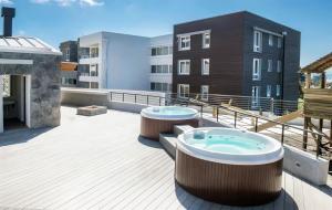 Stunning Lake & Volcano Views