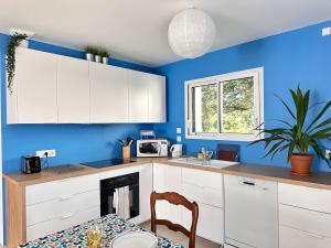Maisons de vacances Ti Loc - Maison familiale - Proche de l-ocean et du Golfe du Morbihan : photos des chambres