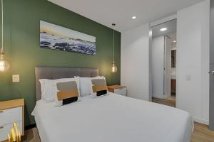 Life 801 - Exclusive & Bright Aptpoolgymbalcony