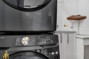 Life 801 - Exclusive & Bright Aptpoolgymbalcony