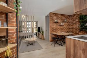 Kyux 405 - The Icon of Exclusivity in Laureles