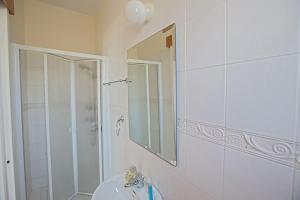 Villa Dafnis Chrysos - Modern 3 Bedroom Protaras Villa With Pool