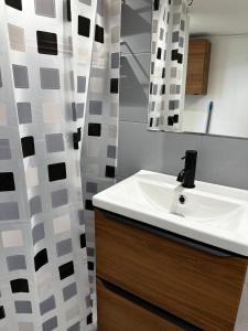 Appartements Duplex proche Arenes : photos des chambres