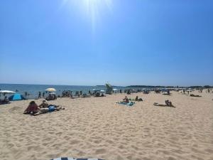 Sunny Dream Family Apartment