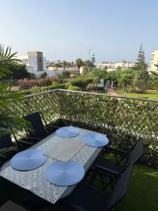 Appartement perla p2 saidia à 5min à pieds de la plage - uniquement familles et couples mariés - piscine en travaux