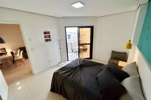 SHB - Flat no melhor de Santos. Pé na areia!