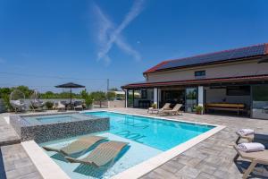 Luxury Villa Meden Dol with heated pool, Hot-Tub, 2 Saunas
