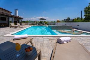 Luxury Villa Meden Dol with heated pool, Hot-Tub, 2 Saunas