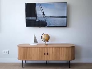 Muros sobre el puerto