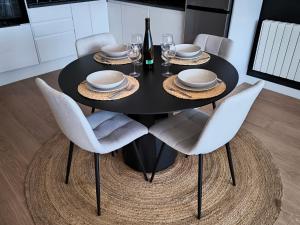 Muros sobre el puerto