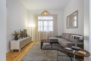 The Graceful Manor by Homie