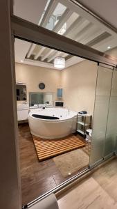 Superbe appartement , vue sur mer , jacuzzi